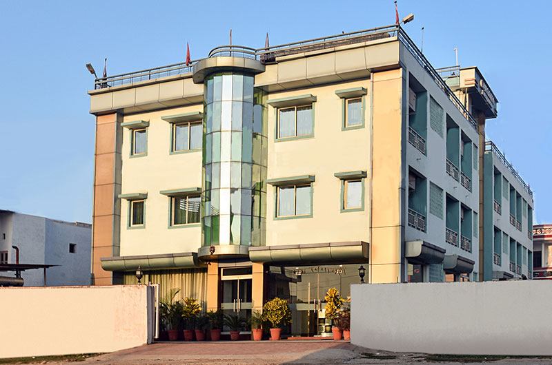 Hotel Gangotri:Front View
